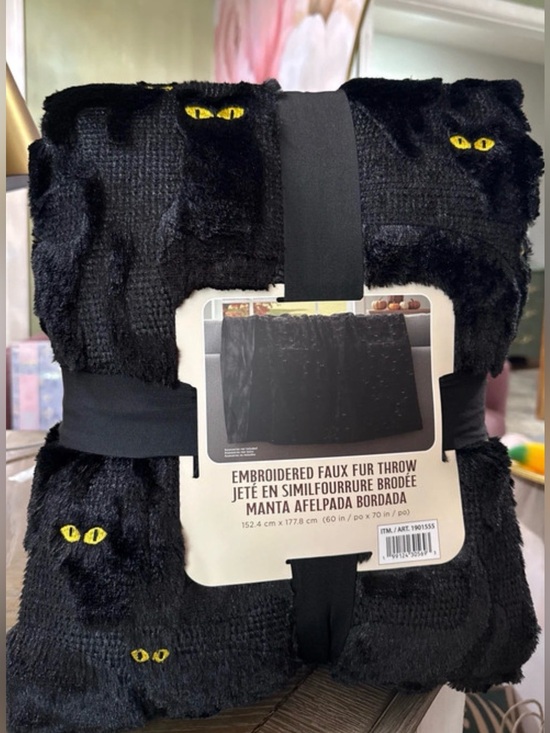 Costco Other - VIRAL Costco Embroidered Faux Fur Throw Blanket Halloween Black Cat